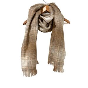Chunky Oversized Blanket Scarf. Plaid Tan and Cream with Fringe